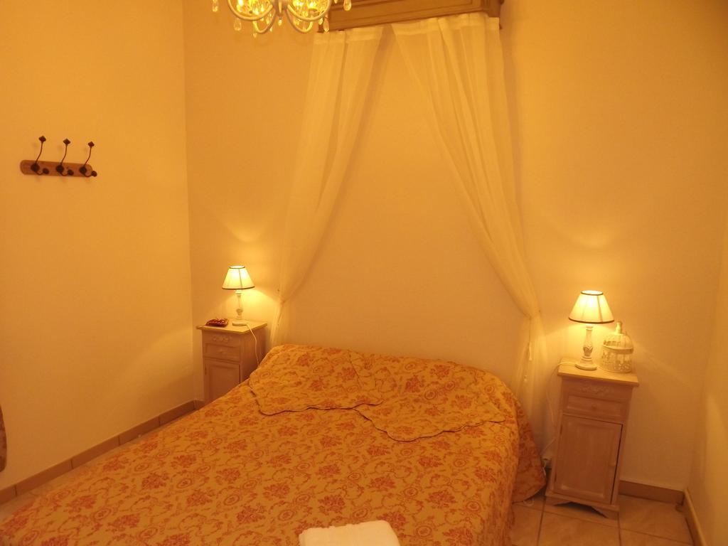 Le Logis de la Cathédrale Apartamento Albi Habitación foto