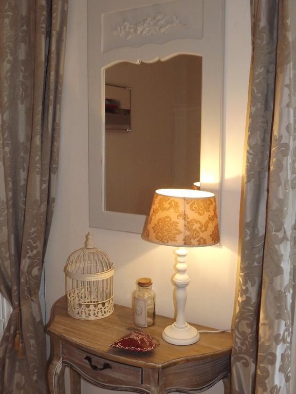 Le Logis de la Cathédrale Apartamento Albi Habitación foto