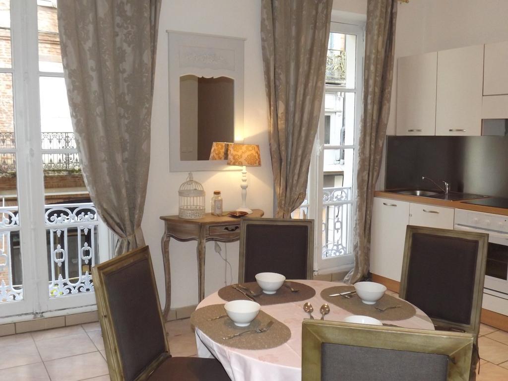 Le Logis de la Cathédrale Apartamento Albi Habitación foto